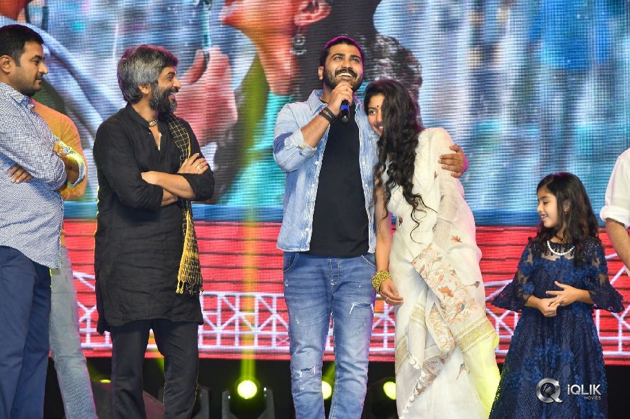 Padi-Padi-Leche-Manasu-Movie-Pre-Release-Event